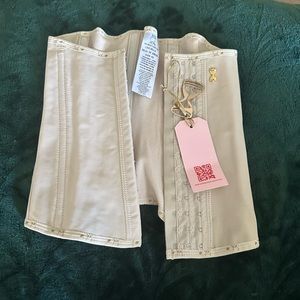 Sol beauty and care hourglass waist trainer, never worn, xs